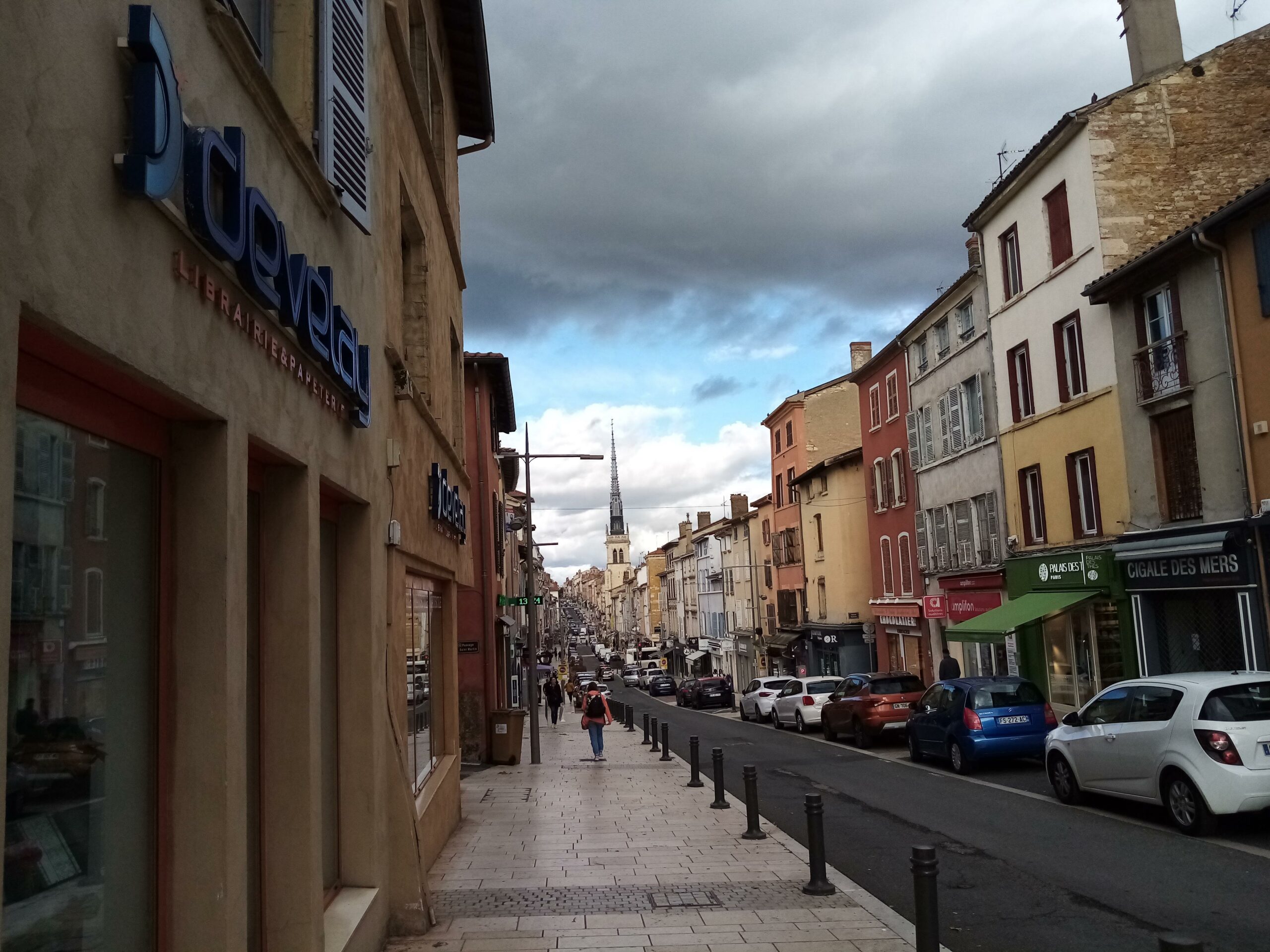 photo de la rue principale de Villefranche sur Saône