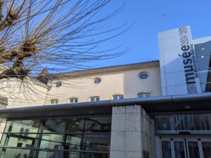 Entrée du Musée de Bourgoin Jallieu en Isère